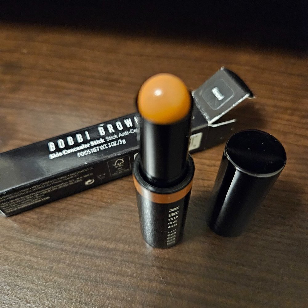 BOBBI Brown Concealer Stick in Almond (NIB)